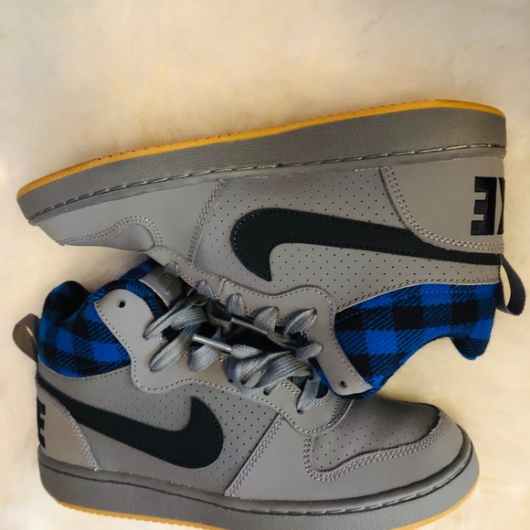 Nike - Picture 2 of 3